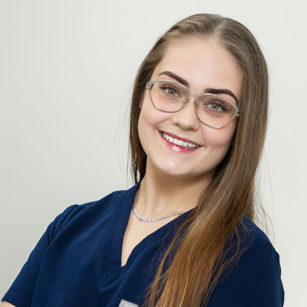 brittany-rdh-at-dental-clinic-near-you
